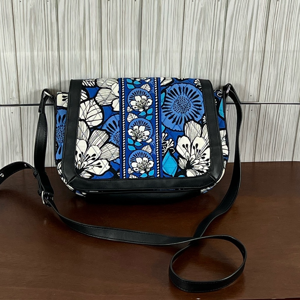 Vera Bradley " Blue Bayou" Handbag - Picture 1 of 7